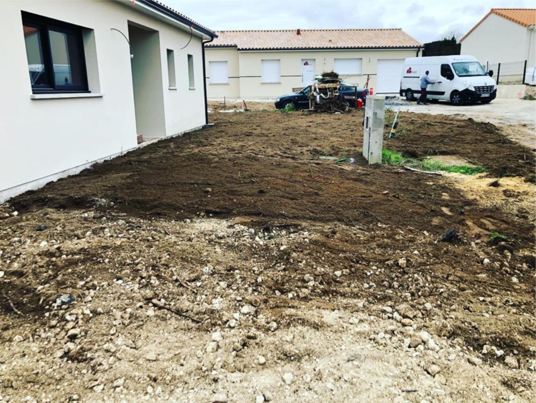 Fin des travaux d'assainissement ; les terrains a été nettoyé et applanit